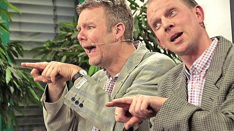 Ulrich Munz und Martin Ruppendahl sind verbeamtet, können aber trotzdem über sich lachen.  Fotos: Josef Hofbauer
