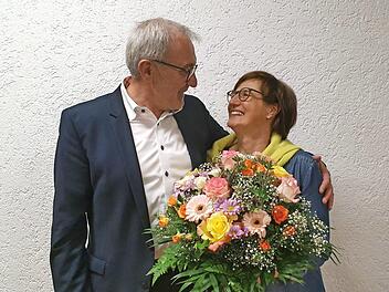 Helmut Krämer (mit Ehefrau Brigitte) war 30 Jahre lang Bürgermeister von Heiligenstadt. Foto: Carmen Schwind