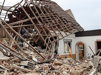 Zwei Verletzte bei Gebäudeeinsturz nach Explosion