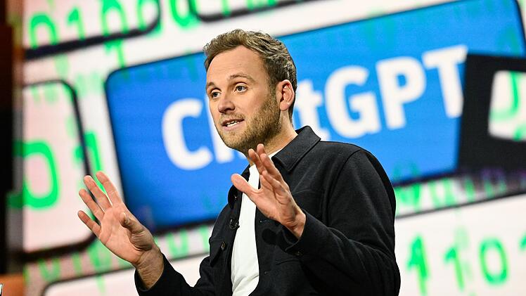 Psychologe Leon Windscheid warnte vor KI-Therapien und den Folgen menschlicher Beziehungen zu Chatbots.