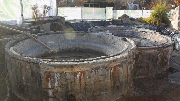 Die drei bestehenden Whirlpools sind momentan nur als "Rohbauten" erhalten; sie werden von Grund auf neu gestaltet. Foto: Matthias Einwag