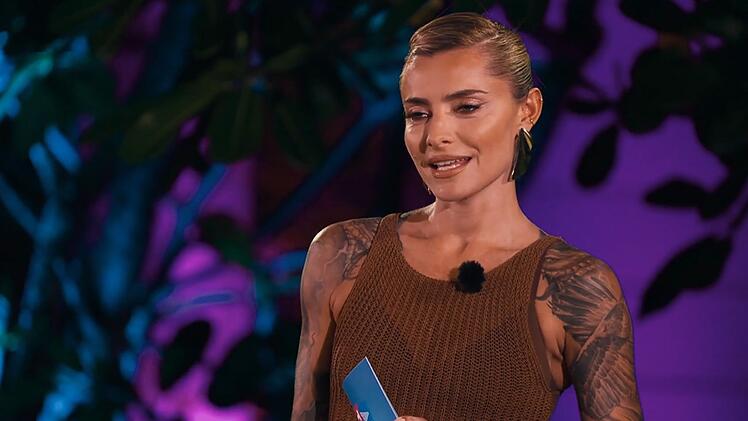 Sophia Thomalla regt sich über die planlosen Singles auf.
