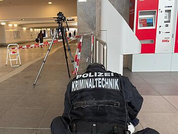 Messerangreifer attackiert M&auml;nner im Hauptbahnhof W&uuml;rzburg