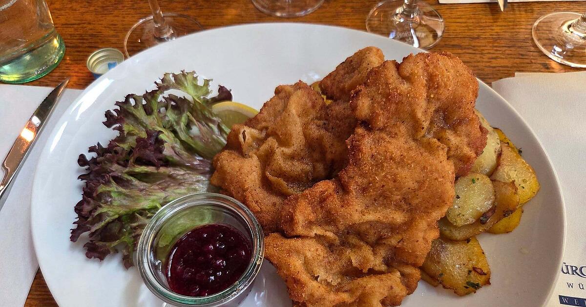 Würzburg restaurant has the third best schnitzel in Germany - | huge rush