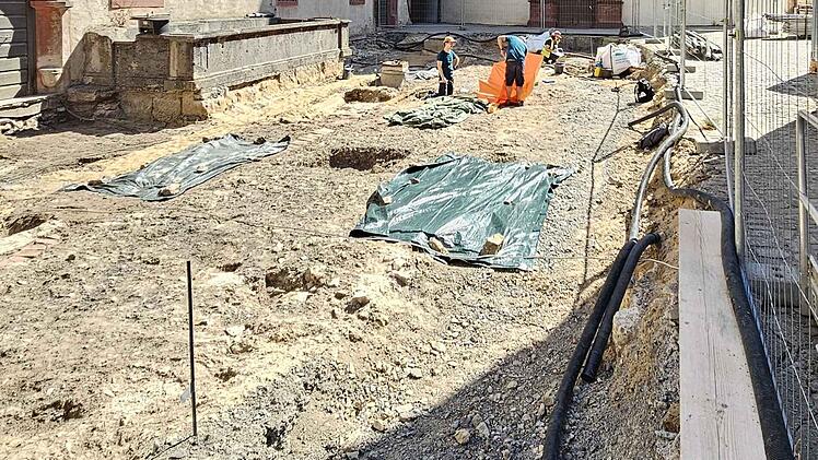W&uuml;rzburg:  Arch&auml;ologen finden menschliche Knochen auf Festung Marienberg
