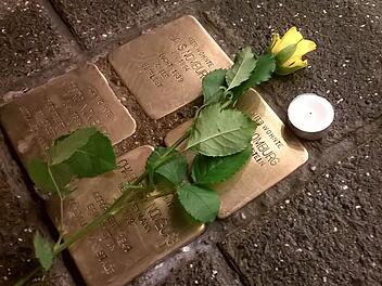 Stille Mahnung: Stolpersteine im Coburger Steinweg.Foto: Jochen Berger