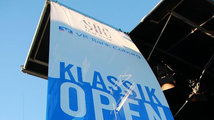 Tausende von Zuhörern bejubelten das Philharmonische Orchester des Landestheaters Coburg unter Leitung von Roland Kluttig  beim Klassik-Open-Air im Rosengarten.Foto: Jochen Berger