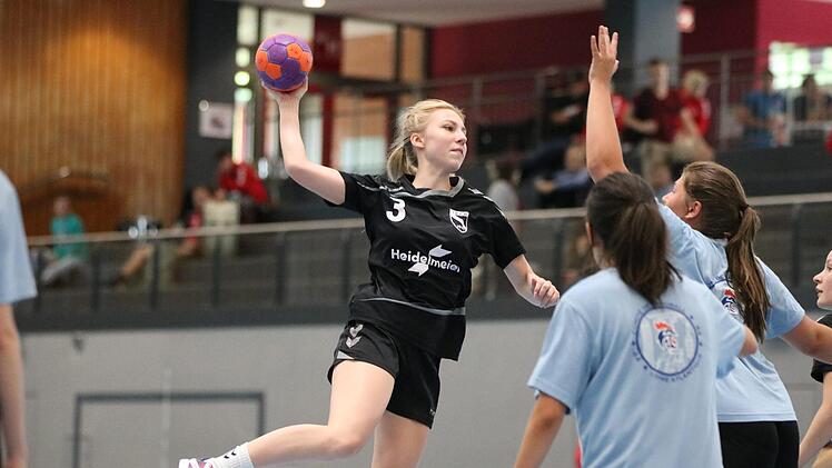 Lieferten sich packende Duelle: Die Handballer aus dem französischen Ancenis und Bad Brückenau. Sebastian Schmitt