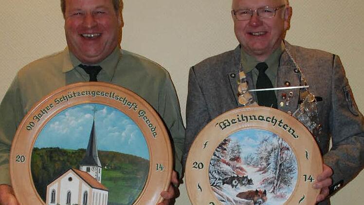 Die Wander- und die Weihnachtsscheibe gingen an (von links) Thilo Schneider und Jürgen Müller. Foto: Norbert Fechner