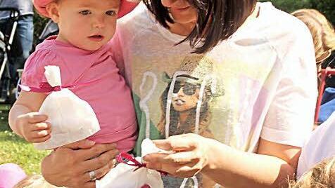 Im Schlosspark wurde gepicknickt und zahlreiche Eltern und ihre Kinder verbrachten einen außergewöhnlichen Muttertag. Foto: Günther Geiling