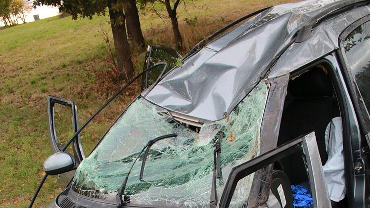 Unfall an der Autobahnanschlussstelle Neudrossenfeld. Foto: Jürgen Gärtner