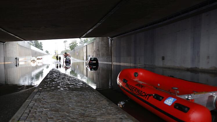 Unwetter trifft Franken mit voller Wucht: Einsatzkräfte stark gefordert