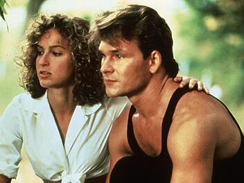 Mein Baby gehört zu mir! Im August 1987 kam "Dirty Dancing" in die US-Kinos, bis heute schauen sich Millionen Fans den Tanzfilm gerne an. Wir zeigen, was aus den Darstellerinnen und Darstellern wurde, allen voran Jennifer Grey und Patrick Swayze.