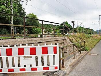 Noch bis Montag gesperrt ist die Bahnunterführung neben der B 85.