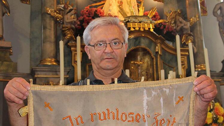 "In ruheloser Zeit dem Frieden geweiht", steht auf der Friedensstandarte.  Foto: Friedwald Schedel