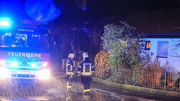 Eine 69-Jährige ist an den schweren Verbrennungen gestorben, die sie sich beim Brand eines Weihnachtsbaums im Januar zugezogen hatte. Foto: Merzbach/News5