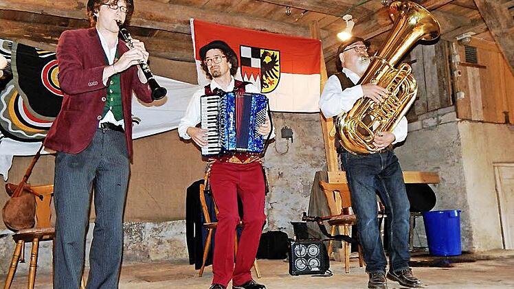Die Musiker von "Boxgalopp" mischen fränkische Stücke mit Melodien aus der ganzen Welt. Fotos: Mona Lisa Eigenfeld
