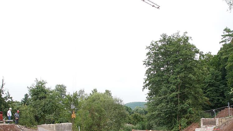 Die Brücke wird eine Länge von 25 Metern haben.Foto: Arkadius Guzy