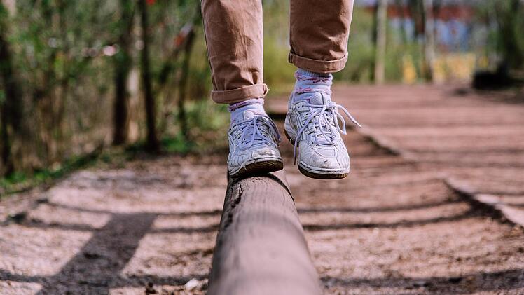 Erlangen: Stadt eröffnet neuen Fitnessparcours - welche Geräte er beinhaltet
