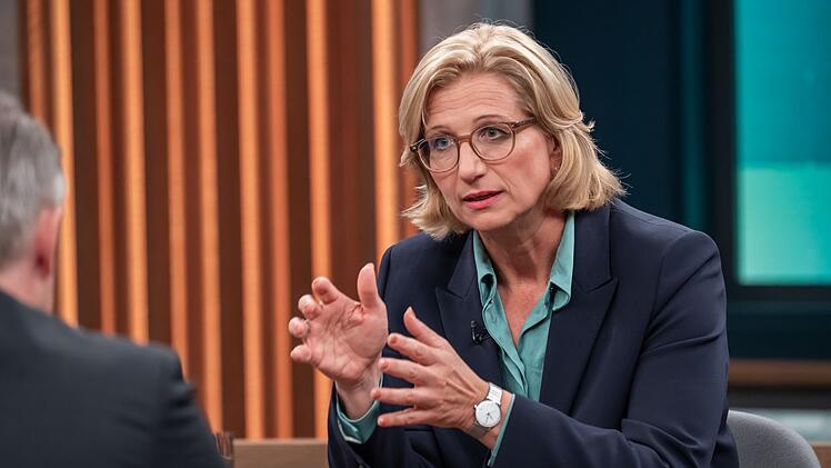 Anke Rehlinger forderte bei "Caren Miosga", man m&uuml;sse jetzt alle Reformen noch einmal auf den Pr&uuml;fstand stellen.