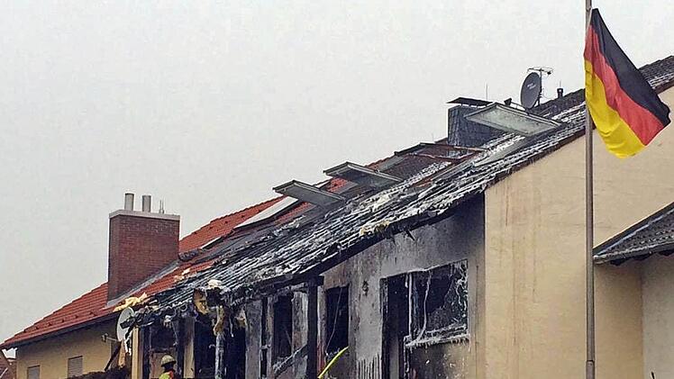 Nach dem Brand zeigt sich das Ausmaß der Zerstörung. Foto: Danny Gandy/Twitter