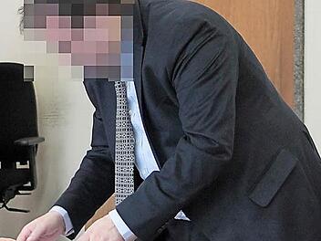 Der Angeklagte kann einpacken: Gestern wurde er zu einer Haftstrafe auf Bewährung und einer hohen Geldzahlung verurteilt. Foto: Jürgen Gärtner