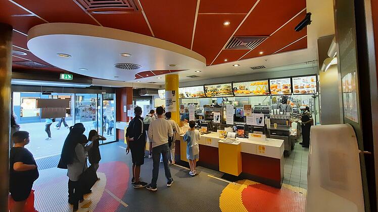 McDonalds Nürnberg Tresen
