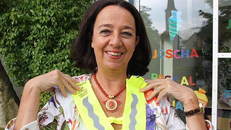 "Wir achten darauf, dass die Dreiecke auch wirklich getragen werden", sagt Ursula Plohnke, die Leiterin der Grundschule Bad Bocklet.