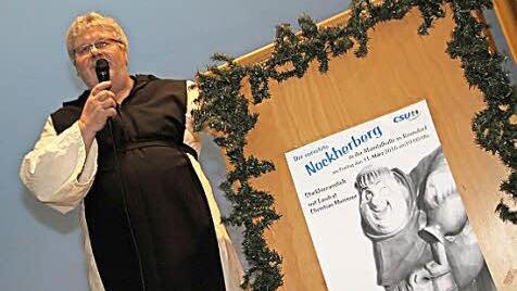 Als Grantler-Bruder Christian nahm Christian Schedel in seiner Fastenpredigt die große und kleine Politik aufs Korn.  Foto: Gerda Völk