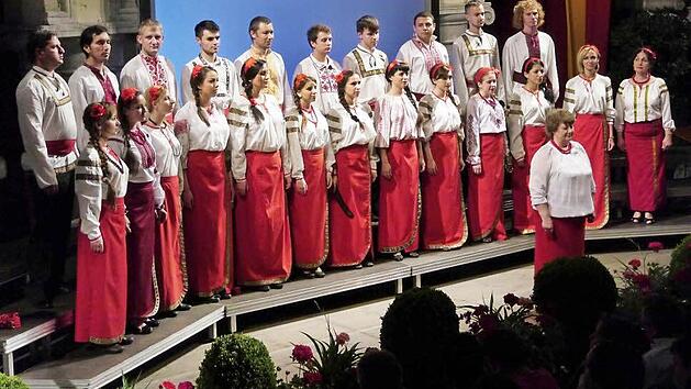 der Chor "Viva la musica" aus der Ukraine gastiert am 3. Mai in der Evangelischen Kirche in Neunkirchen am Brand.  Foto: Privat