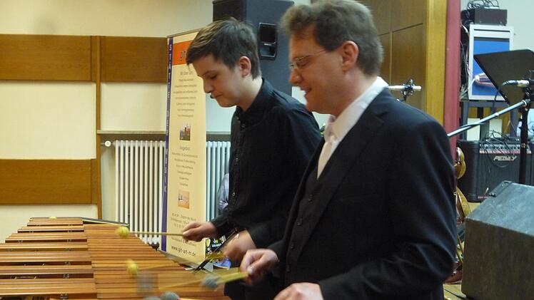 Felix Jurgovsky und Thomas Saam am Marimbaphon Foto: Elisabeth Görner