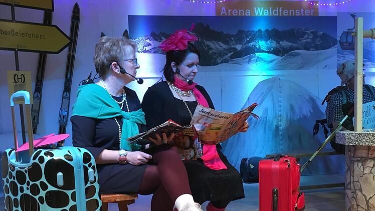 3)Pilgerinnen, die gerne aufs Laufen verzichtet hätten (von links): Kerstin Kleinhenz und Susanne Metz. Alexander Pfülb