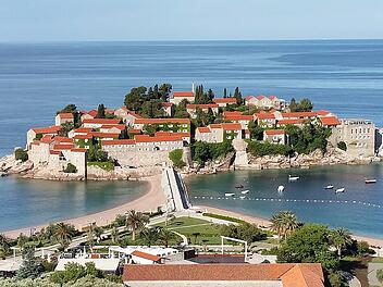 Vor dem Bürgerkrieg, und auch jetzt wieder, eines der teuersten Urlaubsziele in Montenegro: Sveti Stefan