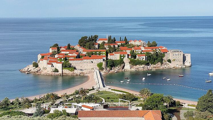 Vor dem Bürgerkrieg, und auch jetzt wieder, eines der teuersten Urlaubsziele in Montenegro: Sveti Stefan