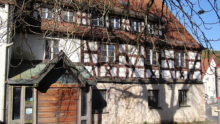 Kurioser Aufruf für einstiges Hotel in Franken - "riesige Bruchbude"
