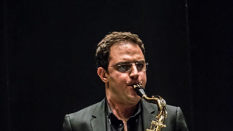 Das Arcis Saxophon Quartett wurde bei seinem Coburg-Debüt im HUK-Foyer von zahlreichen Zuhörern mit ausdauerndem Beifall gefeiert.Foto: Jochen Berger