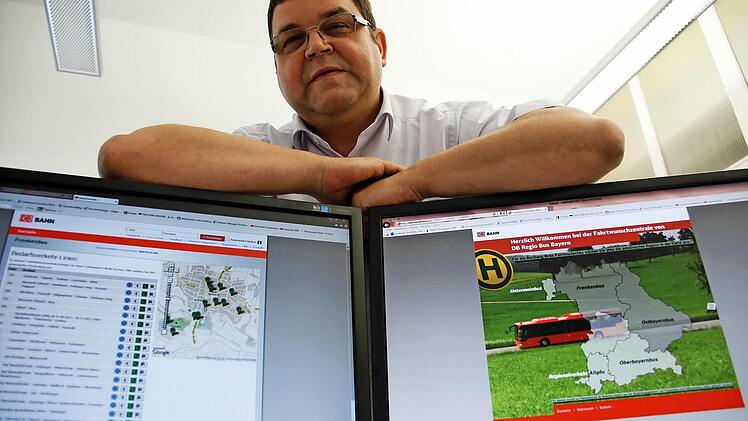 Lenkt den Bedarfsverkehr für Bayern: Der Leiter der "Fahrtwunschzentrale" Gerhard Seifert und seine Mitarbeiter bearbeiten zur Zeit 40 Bedarfs-Linien im Freistaat.  Foto: Matthias Hoch