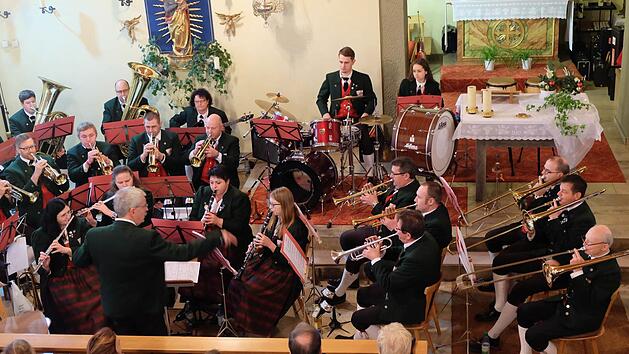 Adventskonzert der Trachtenkapelle Theinfeld  Foto: Philipp Bauernschubert