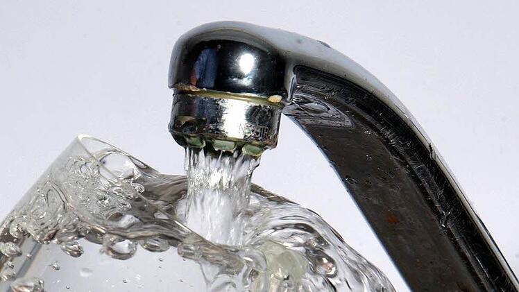 Das Trinkwasser in Hallstadt ist verunreinigt. Foto: Berg/dpa