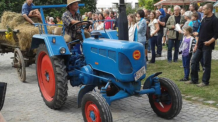 Die Parade der Oldtimer-Bulldogs wie dieser Lanz wird eine der Attraktionen sein. Foto: pr