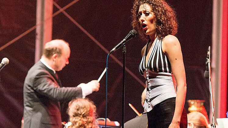 Impressionen vom Klassik-Open-Air im Coburger Rosengarten: Ana Cvetkovic-StojnicFoto: Albert Höchstädter