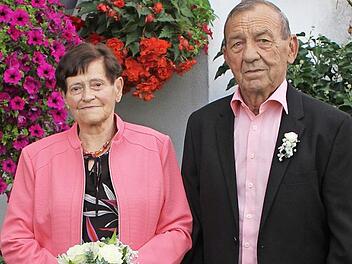 Das besondere Jubelfest ihrer "eisernen Hochzeit" konnten gestern in Limbach Elisabeth und Richard Klauer feiern.  Foto: Günther Geiling