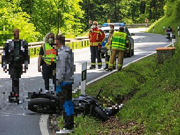 Kradfahrer ger&auml;t in den Gegenverkehr: 16-j&auml;hriger Biker verletzt