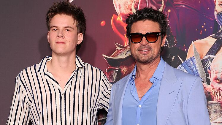 Sein Sohn Indiana (links) war skeptisch, als Karl Urban die Rolle des Johnny Cage in "Mortal Kombat II" annahm.