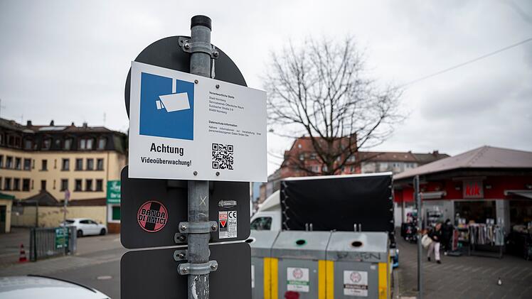 Glascontainer per Video &uuml;berwacht - N&uuml;rnberg ergreift Ma&szlig;nahmen gegen M&uuml;lls&uuml;nder