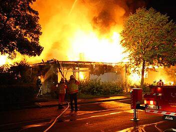 Der Paul-Gerhardt-Kindergarten in Weiher ist komplett abgebrannt. Nur ein paar Tage später wollen Finanzdienstleister Kapital aus dem Unglück schlagen. Foto: Katrin Geyer