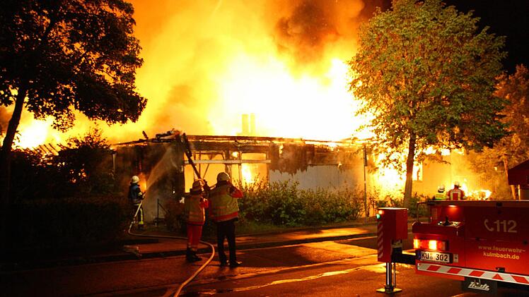 Der Paul-Gerhardt-Kindergarten in Weiher ist komplett abgebrannt. Nur ein paar Tage später wollen Finanzdienstleister Kapital aus dem Unglück schlagen. Foto: Katrin Geyer