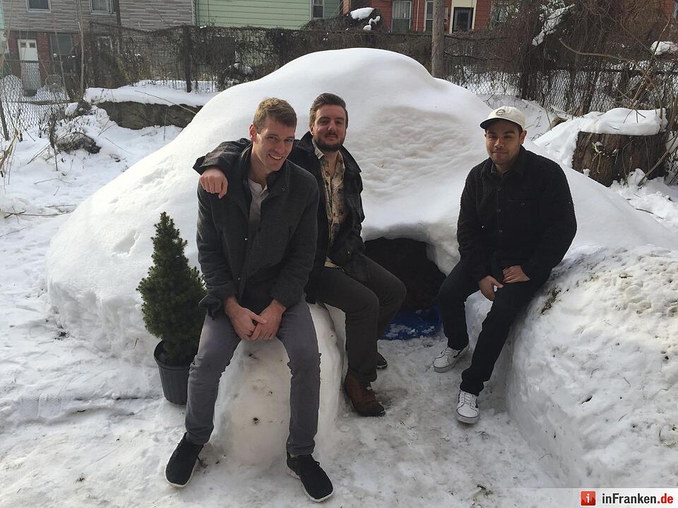 New Yorker vermieten nach Wintersturm Iglu