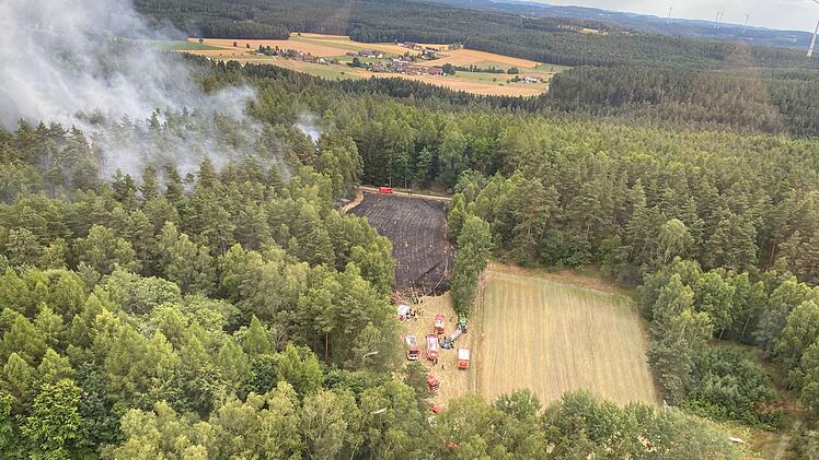 Wegen hoher Waldbrandgefahr: Regierung von Oberfranken ordnet Luftbeobachtungen an