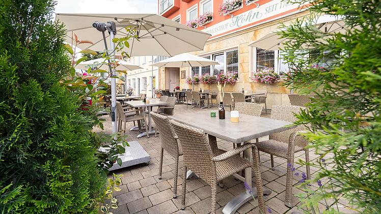 Memmelsdorf: Traditionsbrauerei baut komplett um - und führt Roboter-Kellner für den Biergarten ein